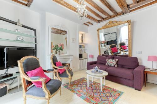 Parisian Cocoon 1bdr Flat - Prime Loc le Marais Room Type - One-Bedroom Apartment Parisian Cocoon 1bdr Flat - Prime Loc le Marais Room Type - One-Bedroom Apartment