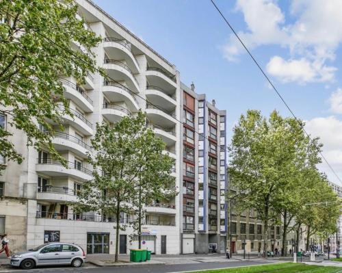 Apartment HOME in Paris with View, 15min direct to center