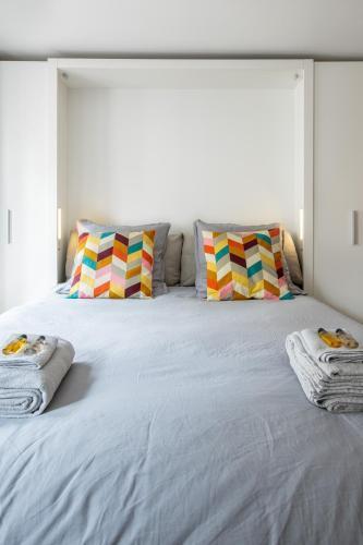SUPER CENTRAL - Sentier Studio - Air Conditioning - Tap to explore photos