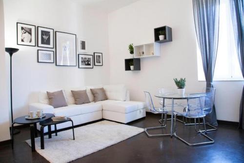 Magenta Navona Design Apartment - Tap to explore photos