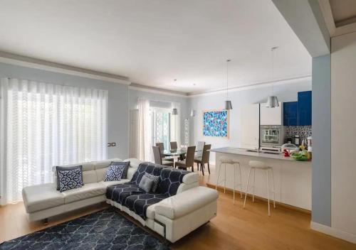 Domus Maximus - 140sqm 5 Stars Luxury Apartment - Tap to explore photos