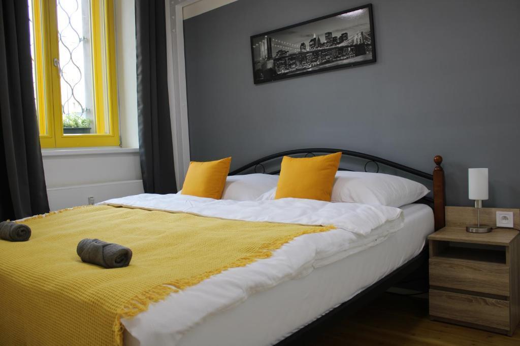 LYLY APARTMENT - Modern apartment with free parking - Tap to explore photos