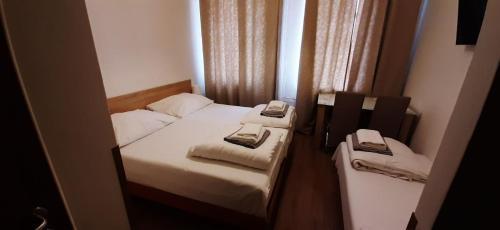 Gallery Hotel SIS Room Type - Triple Room