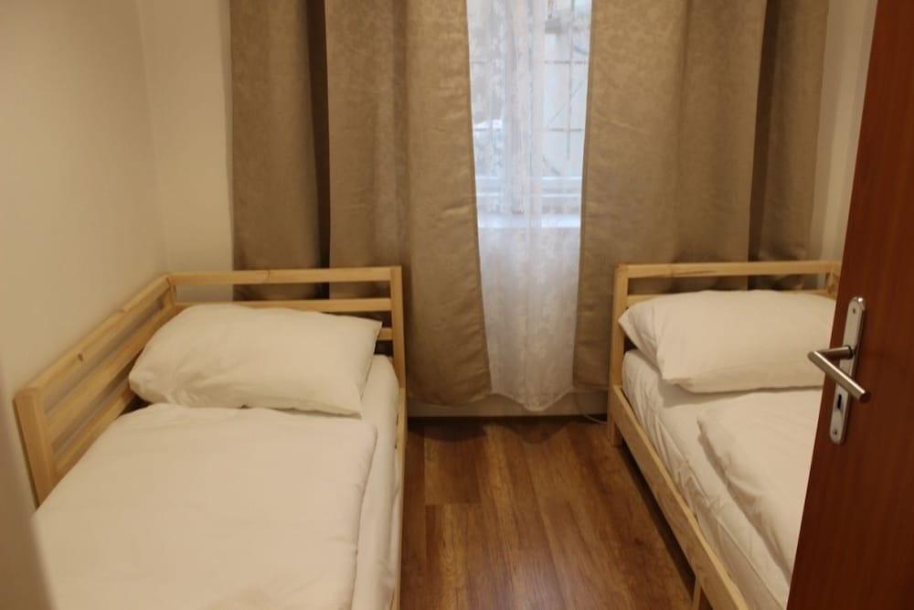 Gallery Hotel SIS Room Type - Standard Triple Room