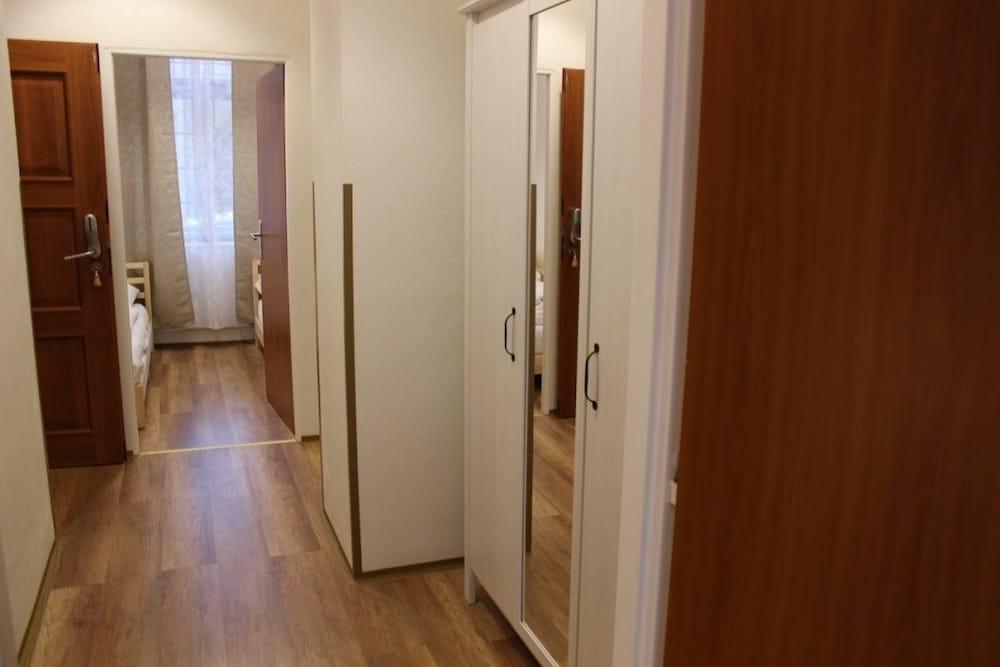 Gallery Hotel SIS Room Type - Quadruple Room