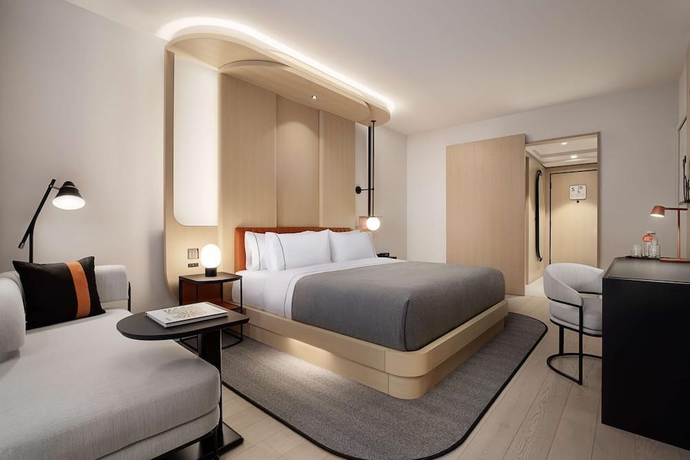 Canopy By Hilton Toronto Yorkville Room Type - 1 QUEEN BED