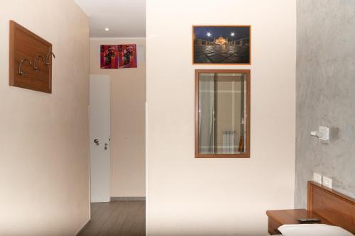 Parri Silton Room Type - Double Room with Private Bathroom