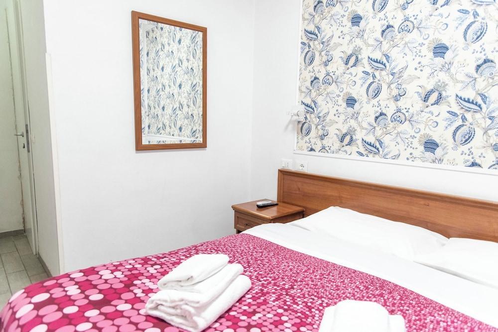 Parri Silton Room Type - Twin Room, Patio