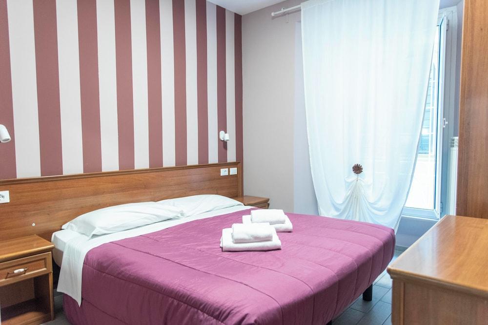 Parri Silton Room Type - Quadruple Room