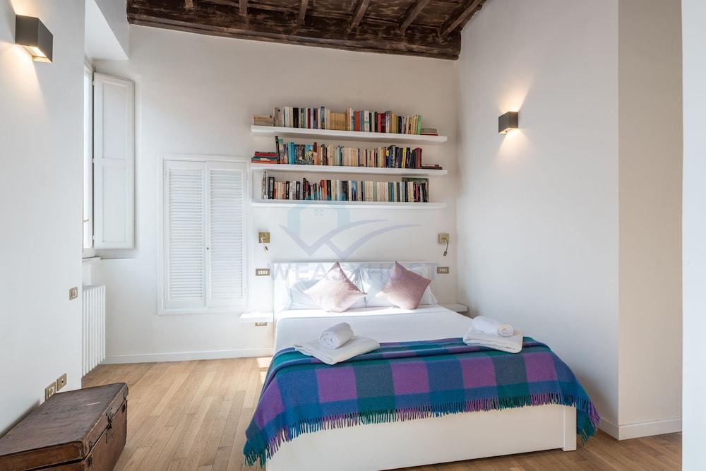 Newly Renovated Studio In Piscinula - Trastevere - Tap to explore photos