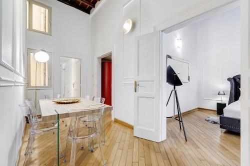 Babuino Exclusive - Grand apartment Historic Center - Tap to explore photos
