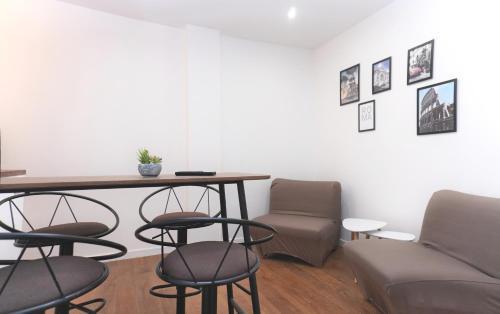Elegantis Vatican Suite Apartment - Tap to explore photos