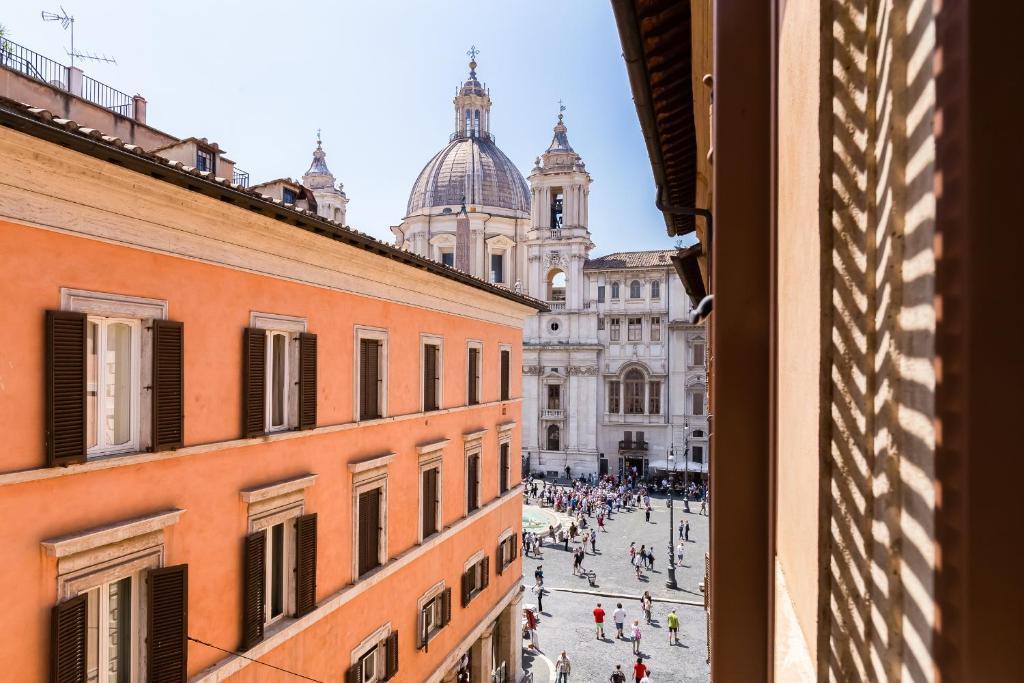 Navona View