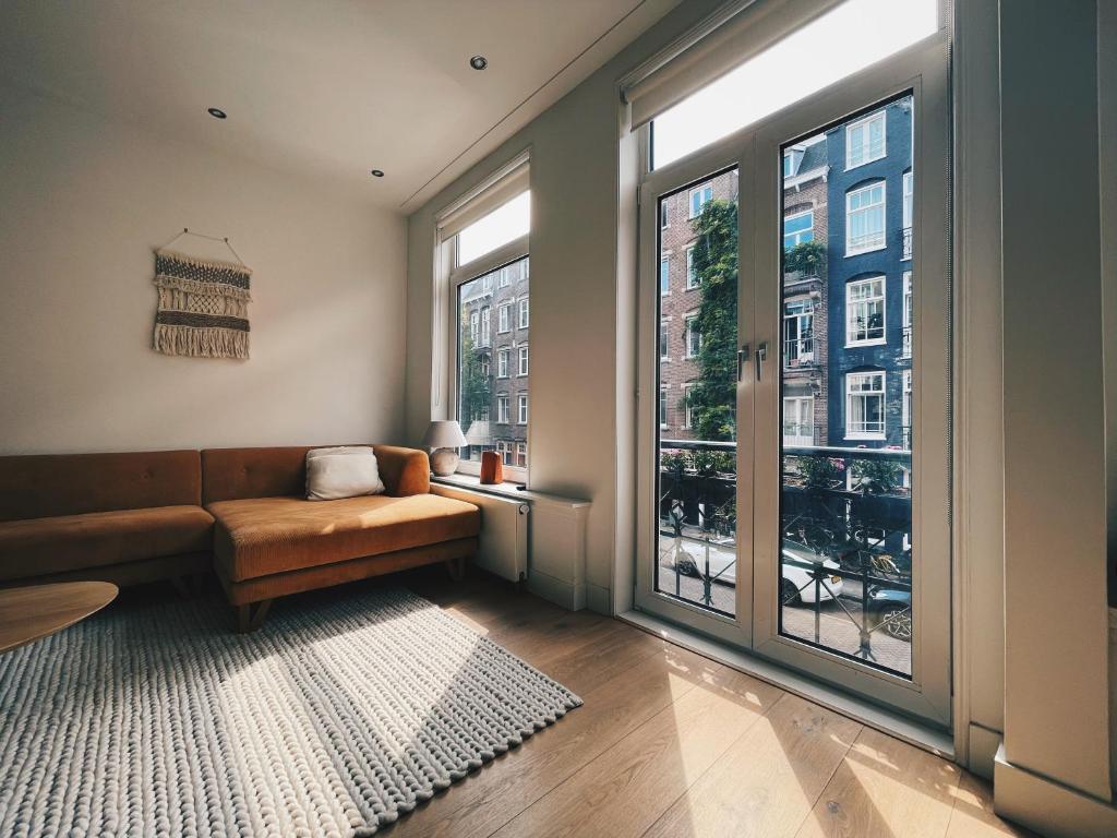 Spacious Designer Duplex next to Central Park - Tap to explore photos