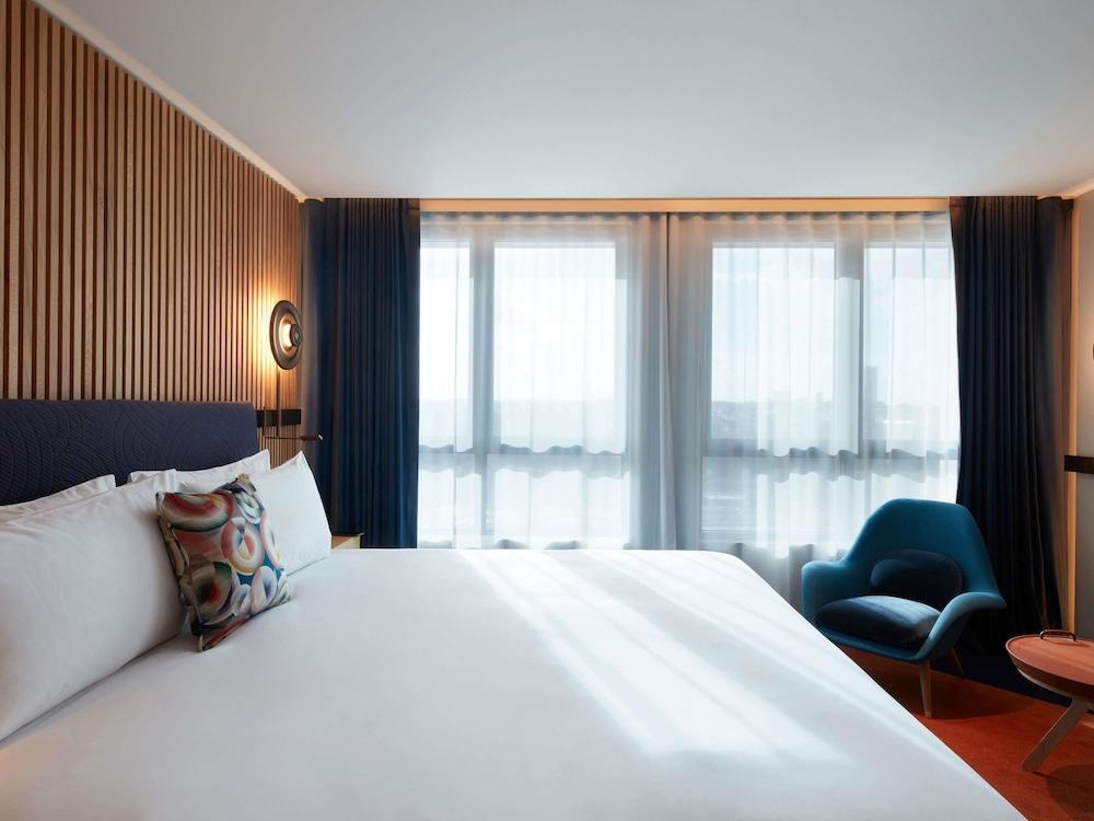 SO/ Paris Hotel Room Type - COLLECTION KING, 1 King, Courtyard view