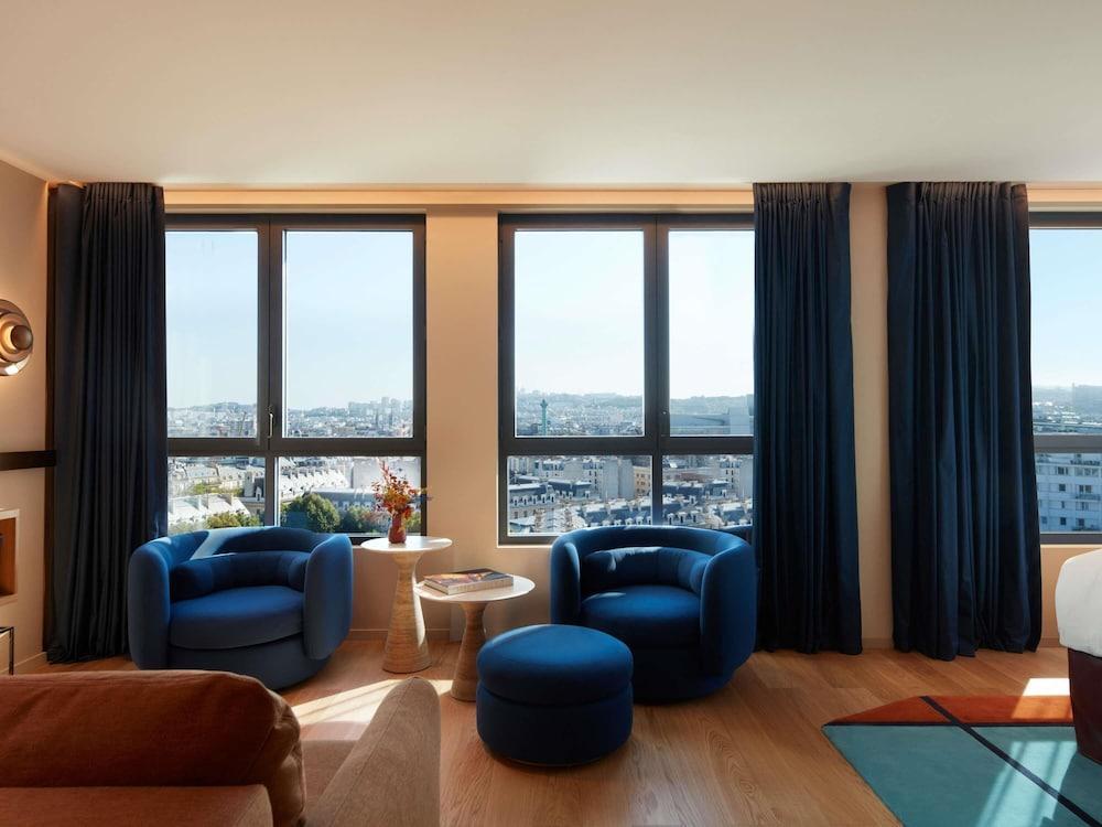 SO/ Paris Hotel Room Type - L'ATELIER, 1 King, Large corner Suite with sofabed, Views of Paris rooftops