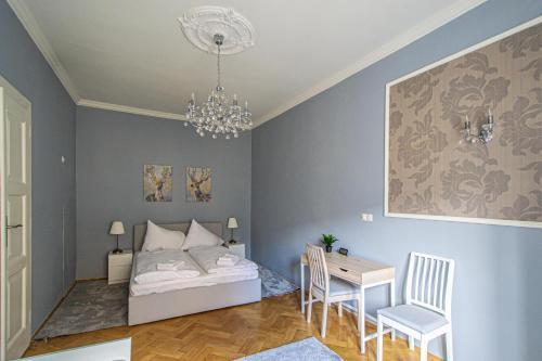 Luxury Central 150m2 Apartment on Wencelas Square with Private Garage - Tap to explore photos