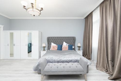 Luxury Central 150m2 Apartment on Wencelas Square with Private Garage