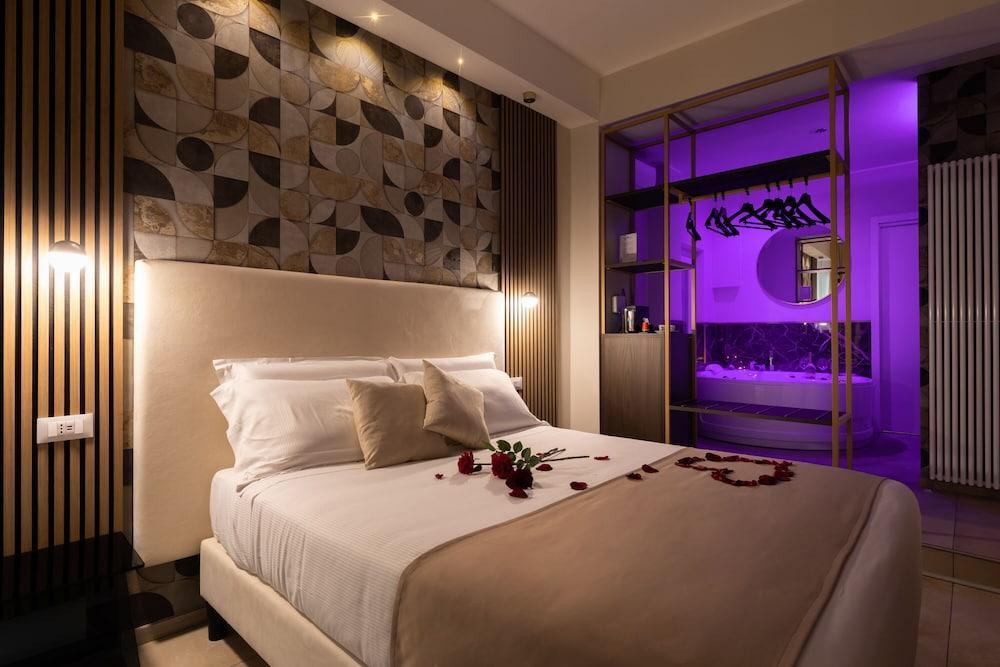 AlbaDea Suite&Jacuzzi Room Type - Luxury Room