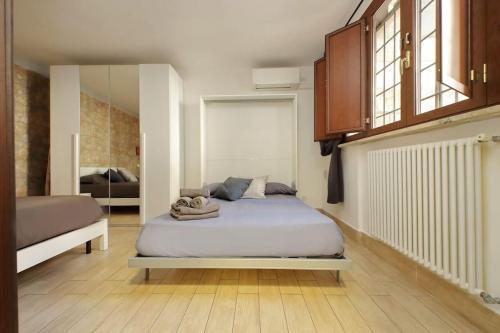 Spacious Vatican Flat with Courtyard - Tap to explore photos
