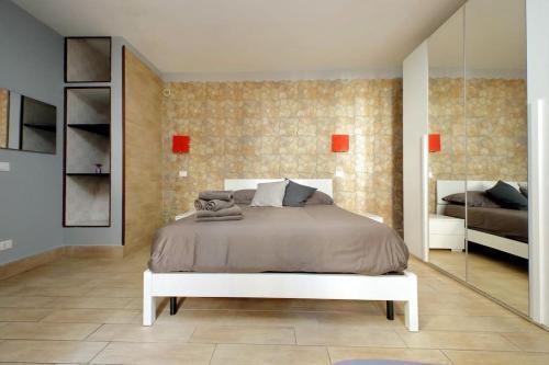 Spacious Vatican Flat with Courtyard