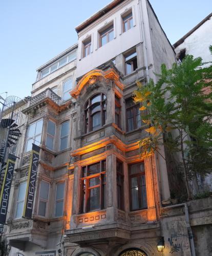 Adamantides Hotel - Tap to explore photos