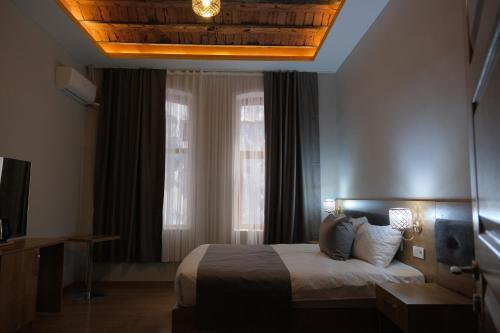 Adamantides Hotel - Tap to explore photos