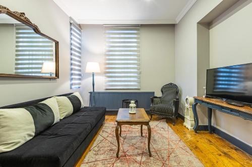 Ganbaru Tours - Flats in Galata - Tap to explore photos