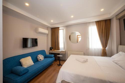 Taksim suıte Room Type - Deluxe Double Room (2 Adults + 1 Child)