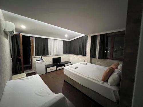 World Center Taksim Hotel Room Type - Deluxe Double Room with Balcony World Center Taksim Hotel Room Type - Deluxe Double Room with Balcony