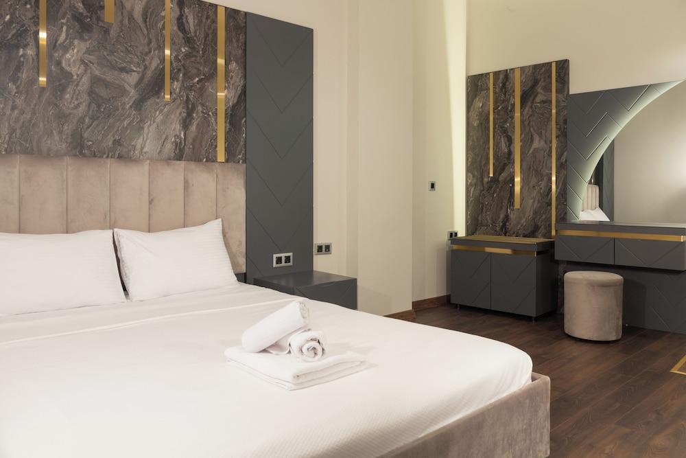 Nm Suites Beyoglu Room Type - Superior Suite, City View