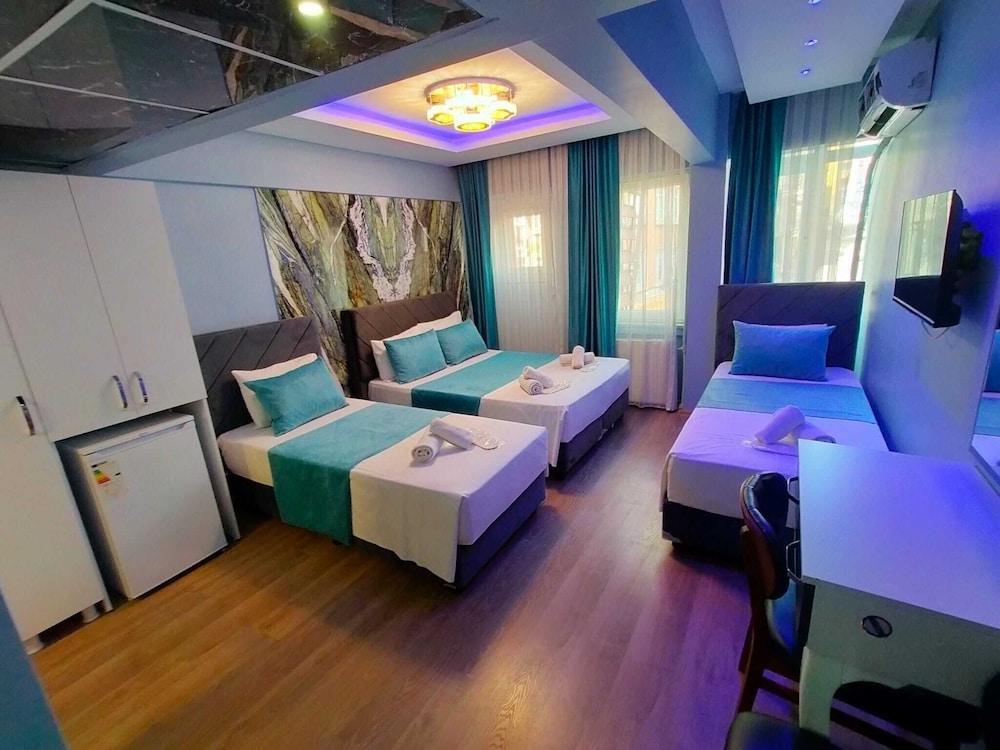 Bona Sera Hotel Room Type - Comfort Quadruple Room, City View Bona Sera Hotel Room Type - Comfort Quadruple Room, City View