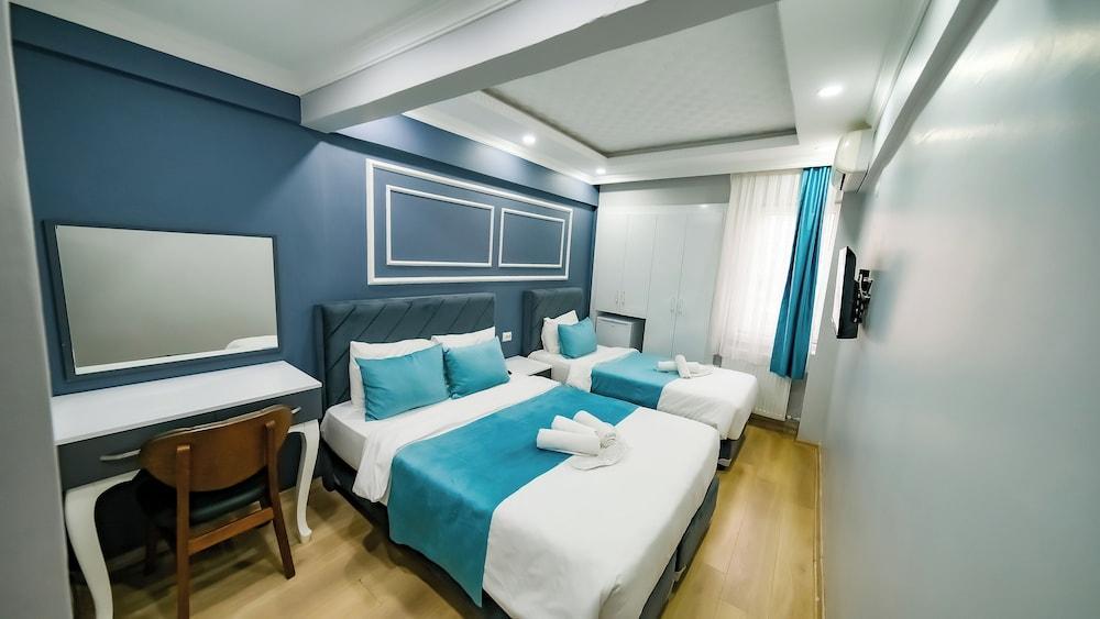 Bona Sera Hotel Room Type - Deluxe Triple Room