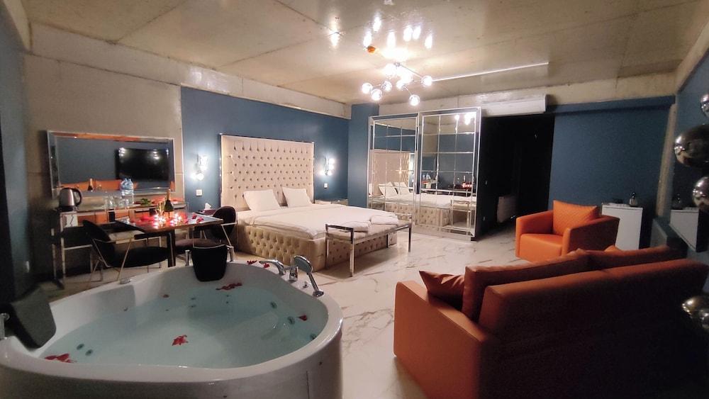 Mas Suites Karaköy Room Type - Suite with Jacuzzi