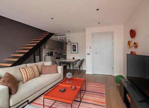 Stunning Bright 1bed15bath Duplex Penthouse! #71 - Tap to explore photos