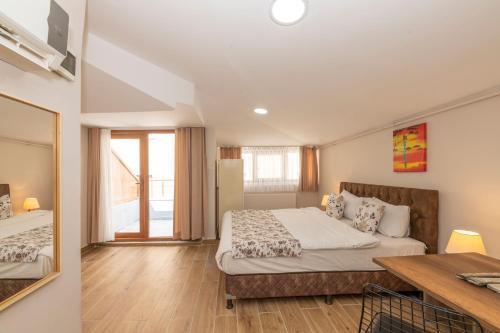Marida Residence - Istanbul Taksim Room Type - Deluxe Double Room with Balcony Marida Residence - Istanbul Taksim Room Type - Deluxe Double Room with Balcony