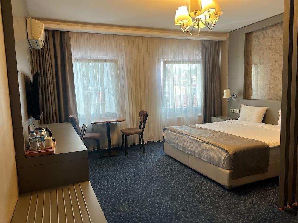Acar Suite Hotel Room Type - Deluxe Triple Room