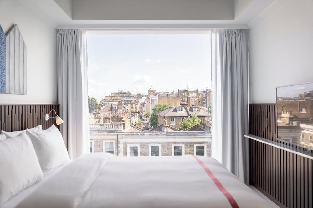 Ruby Zoe Hotel London - Tap to explore photos