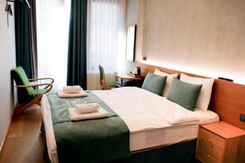 Aleksandr Pera Hotel Room Type - Standard Double Room
