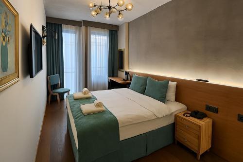 Aleksandr Pera Hotel - Tap to explore photos