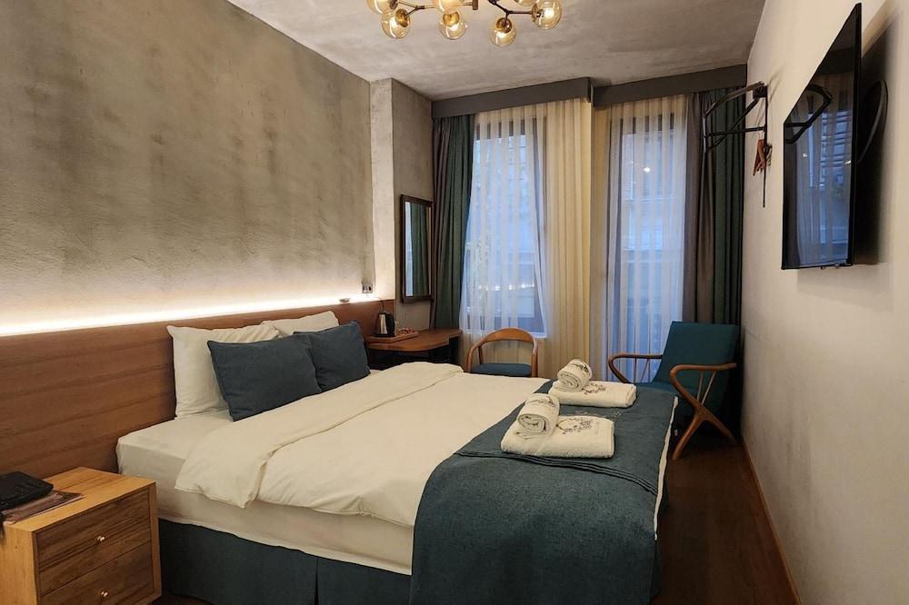 Aleksandr Pera Hotel Room Type - Standard Room
