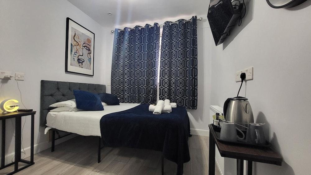 Argyle Square Hotel Room Type - Small Double Ensuite