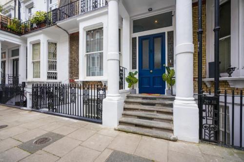 CG Kensington - Tap to explore photos