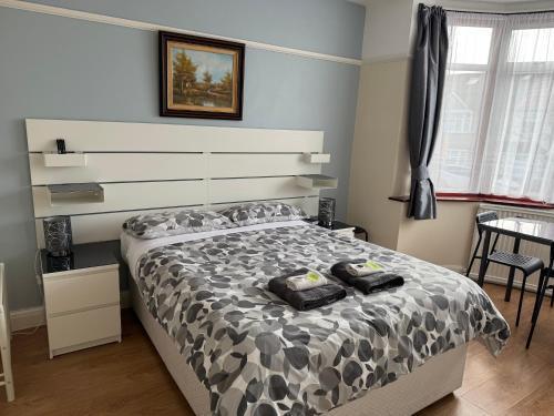 North West Lodge Guest House Room Type - Deluxe Double Room with Shower