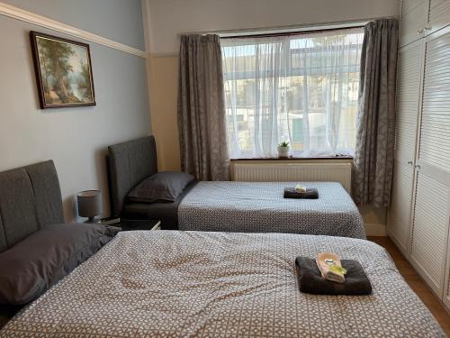 North West Lodge Guest House - Tap to explore photos