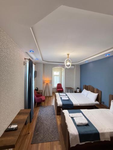 La Vien Hotel Old City Room Type - Classic Triple Room La Vien Hotel Old City Room Type - Classic Triple Room