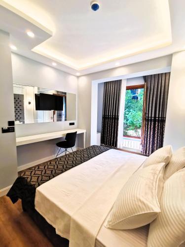 LUXX GARDEN HOTEL Room Type - Deluxe Room