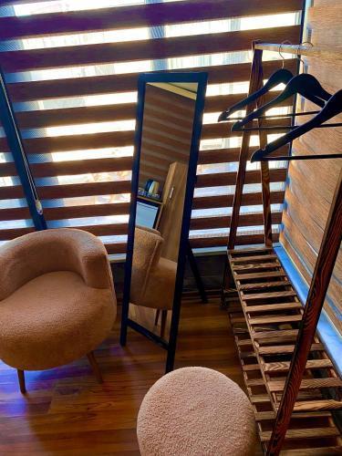 Golden Arrow Hotel - Tap to explore photos