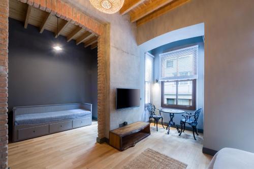 Art Pera Suites - Tap to explore photos