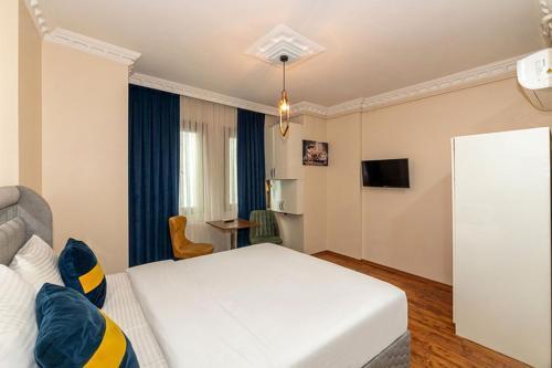 GRAND OPERA HOTEL Room Type - Studio Apartment